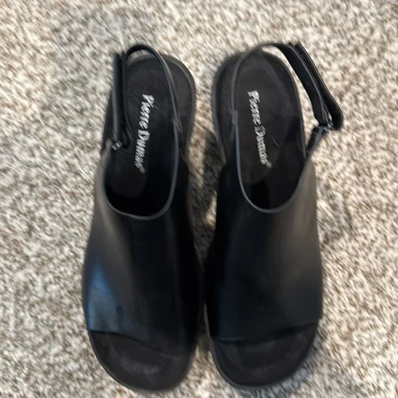 Black Sandles - Picture 1 of 2